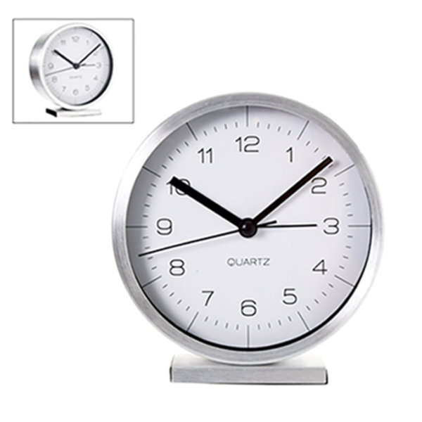 Reloj de mesa redondo borde plateado fondo blanco