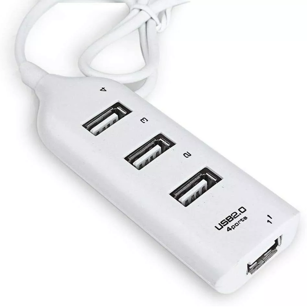 Cargador USB de 4 puertos color blanco